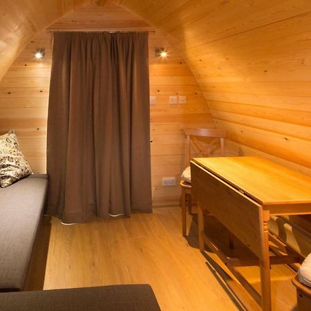 Mallow Glamping Pod Челтенхам Экстерьер фото